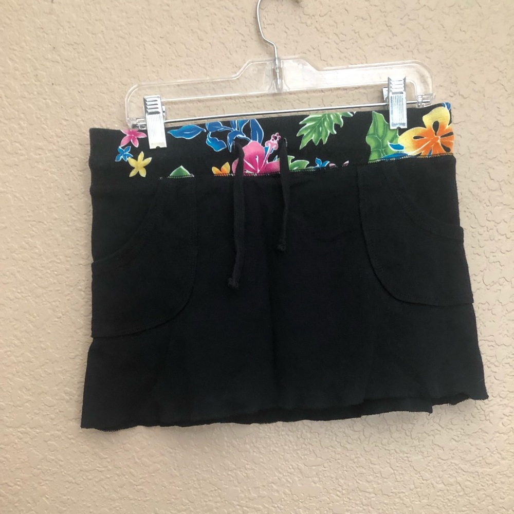 🎉SALE! Maui skort, size medium.